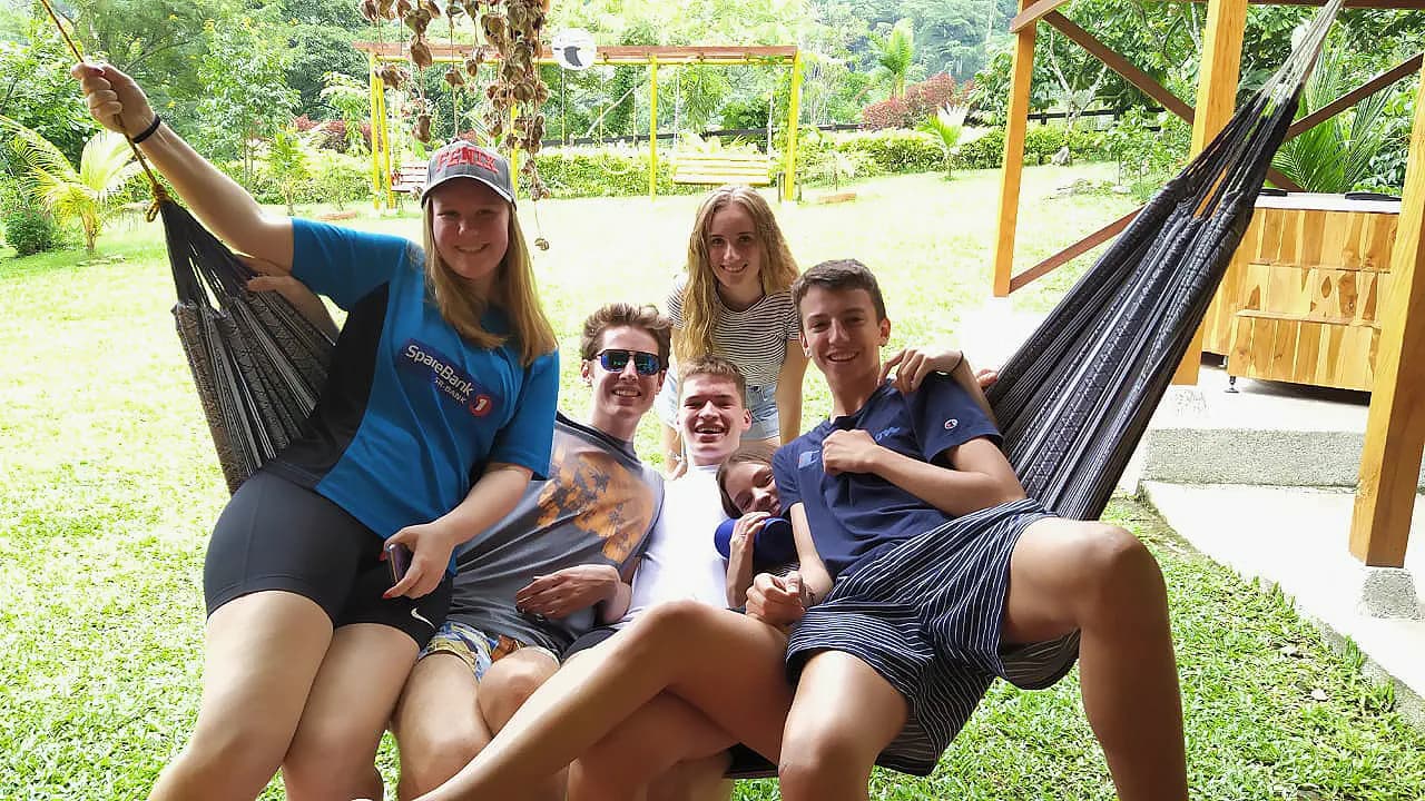 Sara Crusca Y Psc N H19 Col   Colombia   Studentessa   Famiglia Ospitante   Ccasa   Pag Programma   Orizzontale
