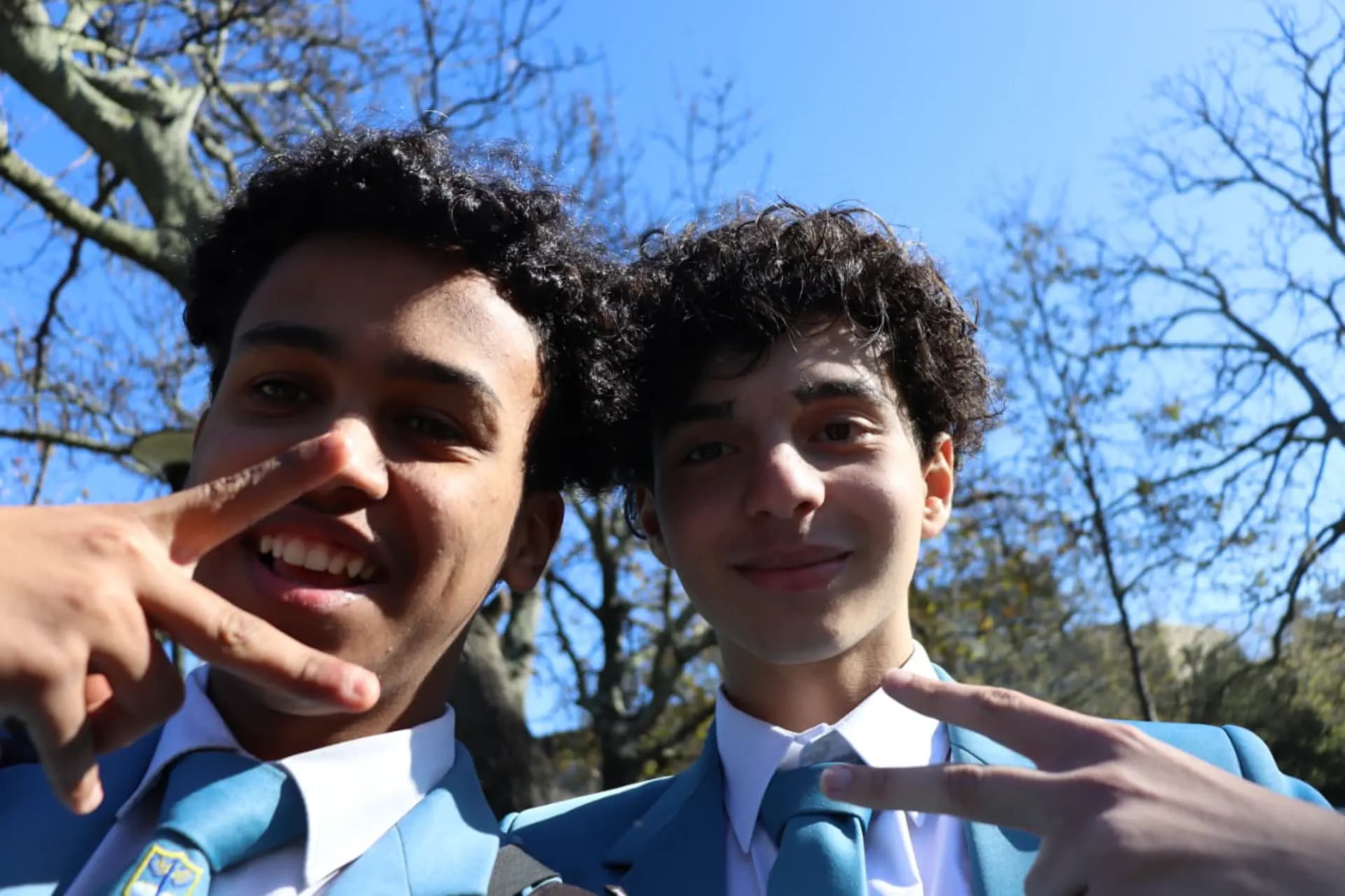 Felice Colucci Y Psc Nh 230 Gra Sudafrica Studente Amici Primo Piano Selfie Divisa Pag Programma Orizzontale (3)