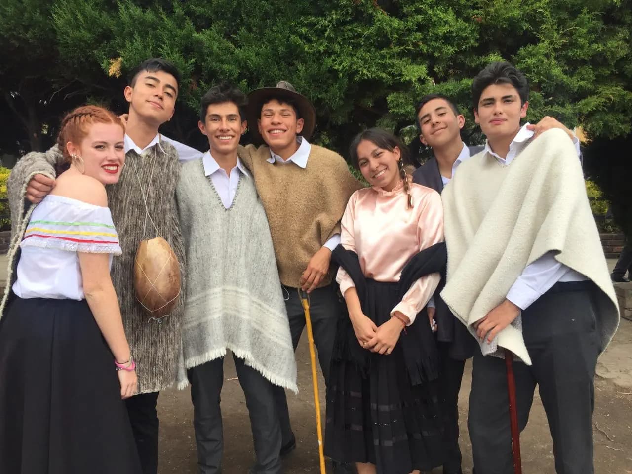 Carlotta Polito Fernandez Sm Col 19   Colombia   Studentessa   Gruppo   Costume Locale   Pagina Porgramma   Orizzontale (2)