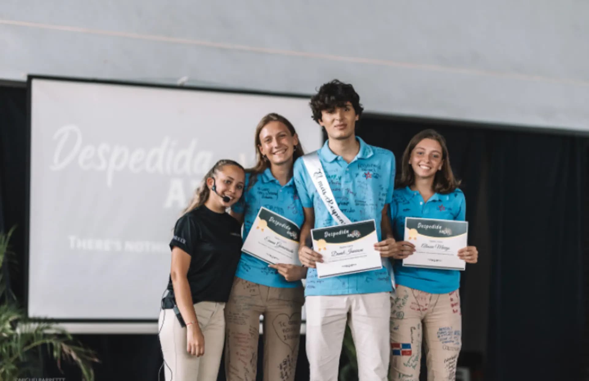 Emma Gomareschi Y Psc Nh 2021 Dom   Rep Dominicana   Studentessa   Amici   Maglietta   Pag Programma   Orizzontale (1)