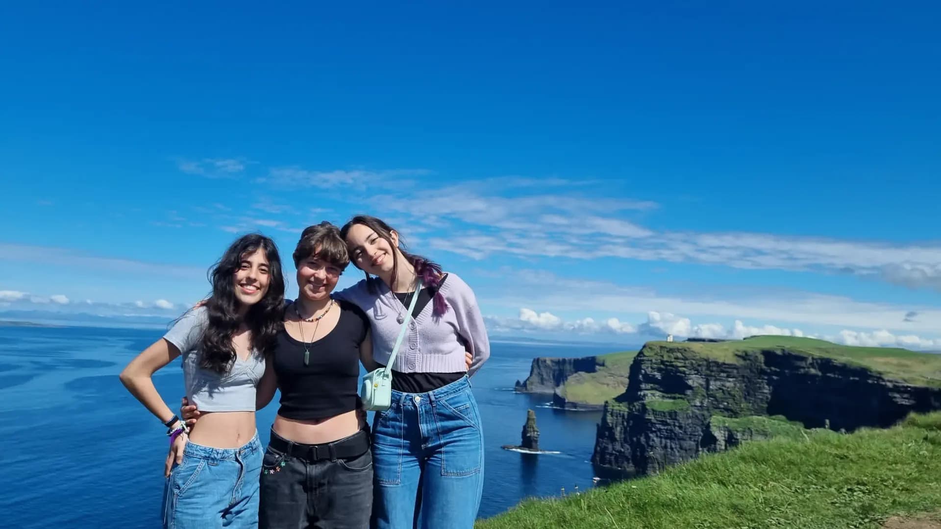 Anna Lascioli Y Psc Nh 2023 Irl Irlanda Studentessa Amiche Paesaggio Pag Programma Orizzontale (1)