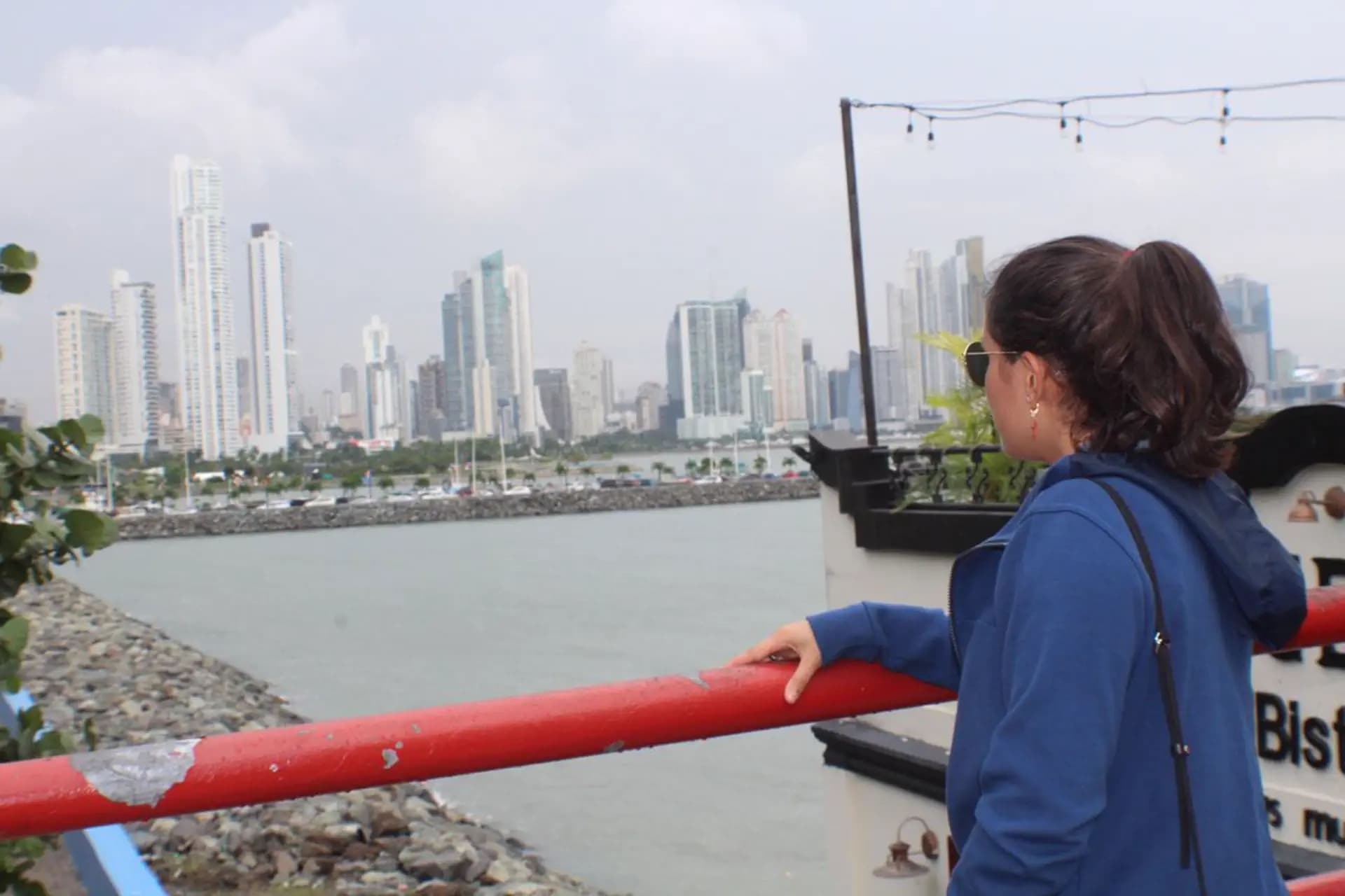 Chiara Gandolfi Y Psc Nh 2018 Pan   Panama   Studentessa   Paesaggio   Mare   Spalle   Pag Paese    Orizzontale  (3)