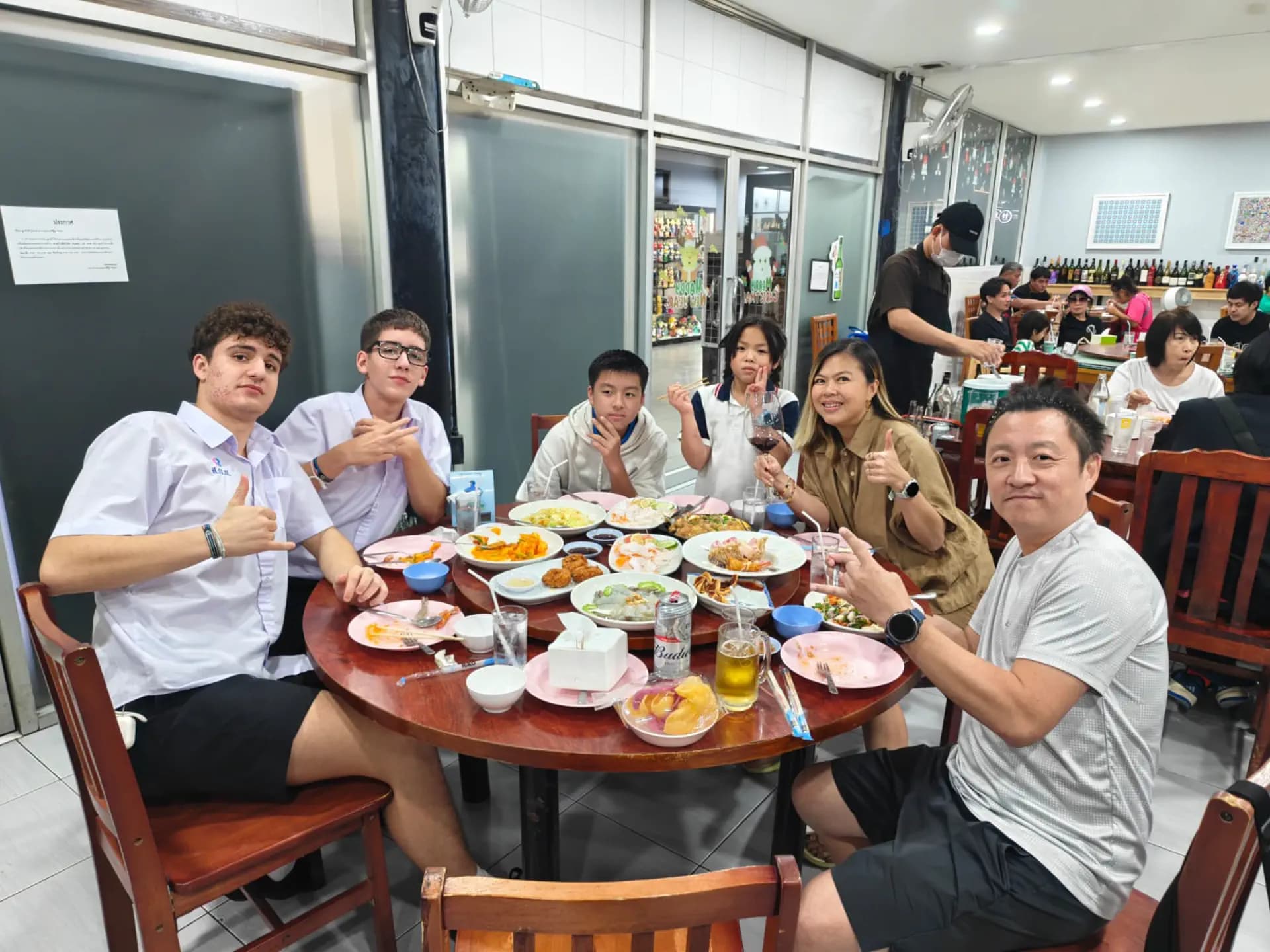 Edoardo Degl Innocenti Tr 2025 Tha   Thailandia   Studente   Famiglia Ospitante   Cibo   Pag Programma   Orizzontale