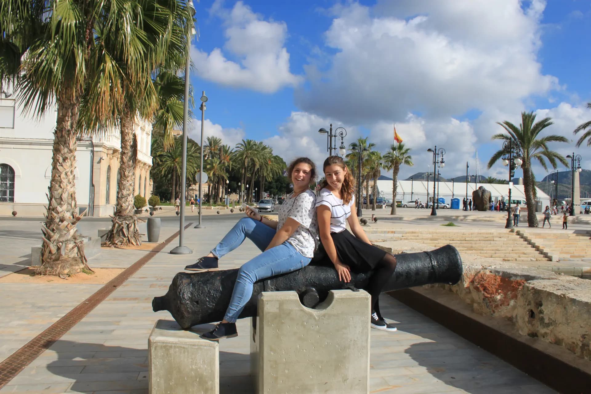 Elena Reschiglian Y Psc Nh 2015   Spagna   Studentessa  Amiche   Paesaggio   Pag Programma   Orizzontale (6)