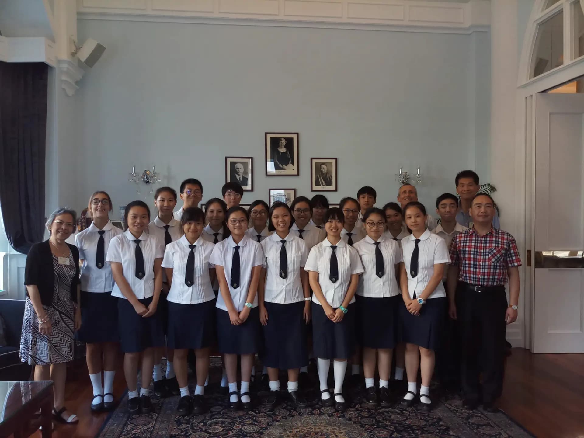 Alice Annicchiarico Y Psc Nh 2018 Hkg   Hong Kong   Studentessa   Gruppo   Scuola   Divisa   Pag Programma   Orizzontale
