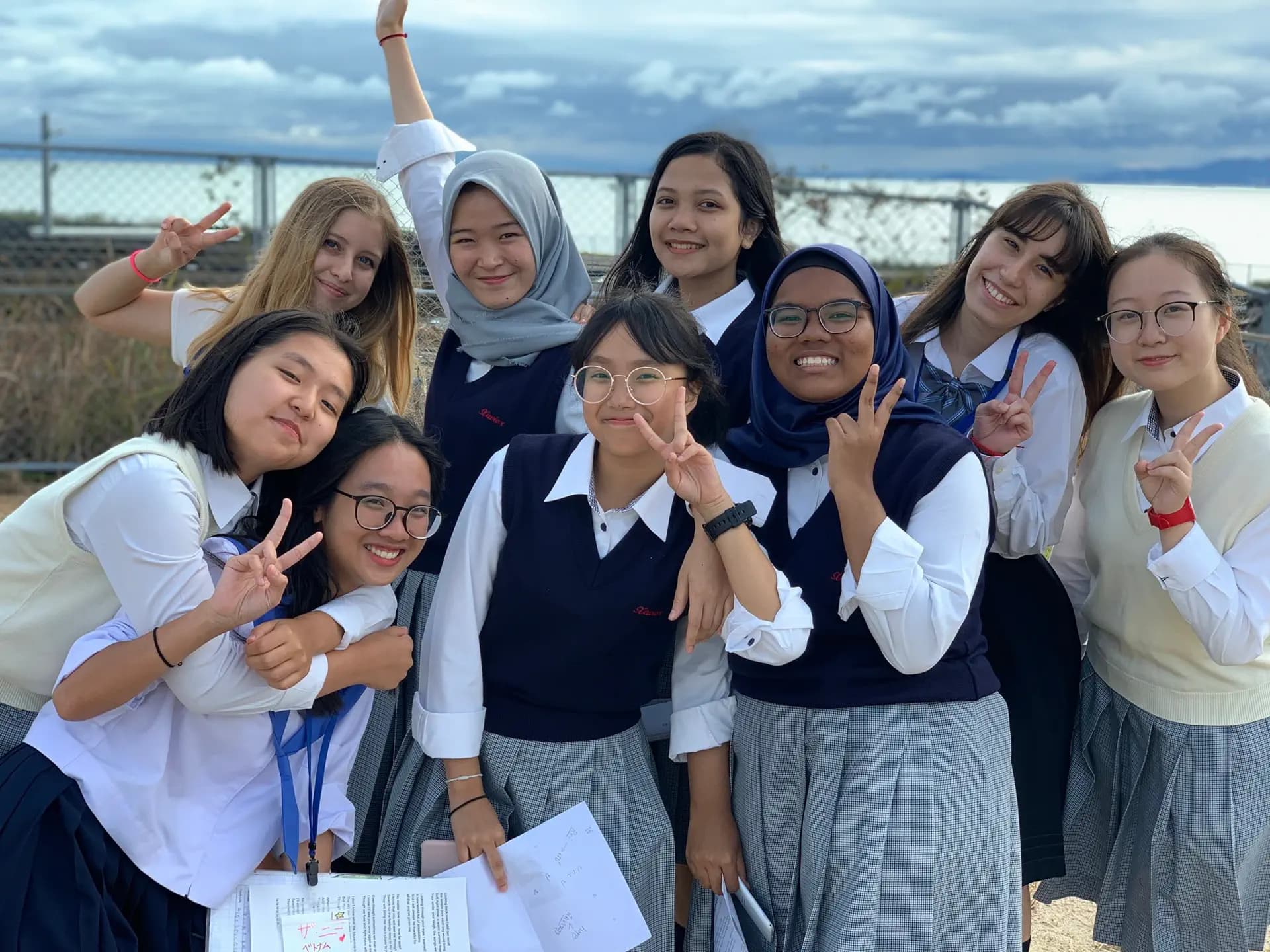 Afs IP   Giappone   Gruppo   Studentesse   Divisa    Pag Programma   Orizzontale (3)