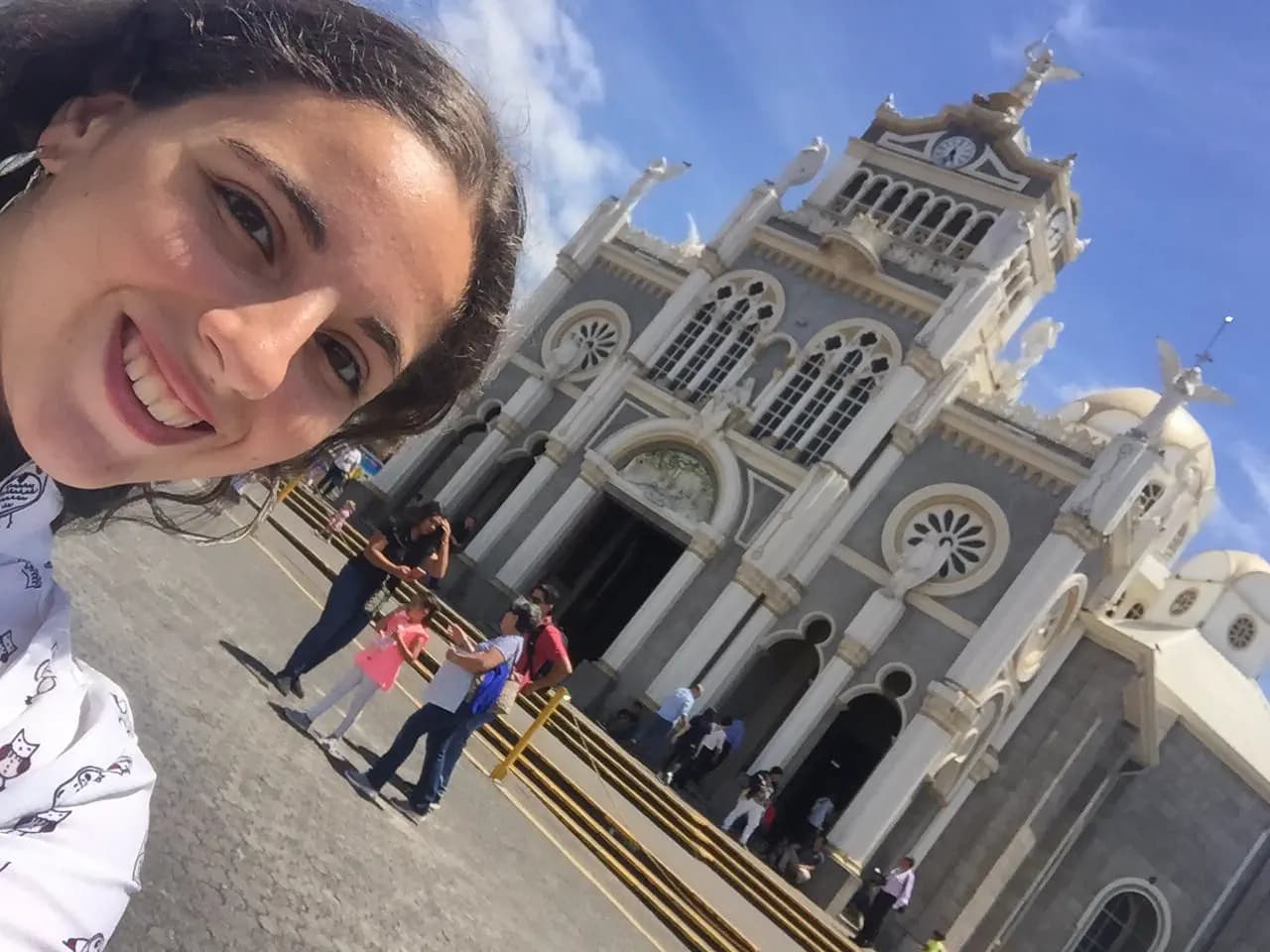 Alisea Palumbo Y Psc N H17 Crc  Costarica   Studentessa   Monumento   Primo Piano   Pag Programma   Orizzontale