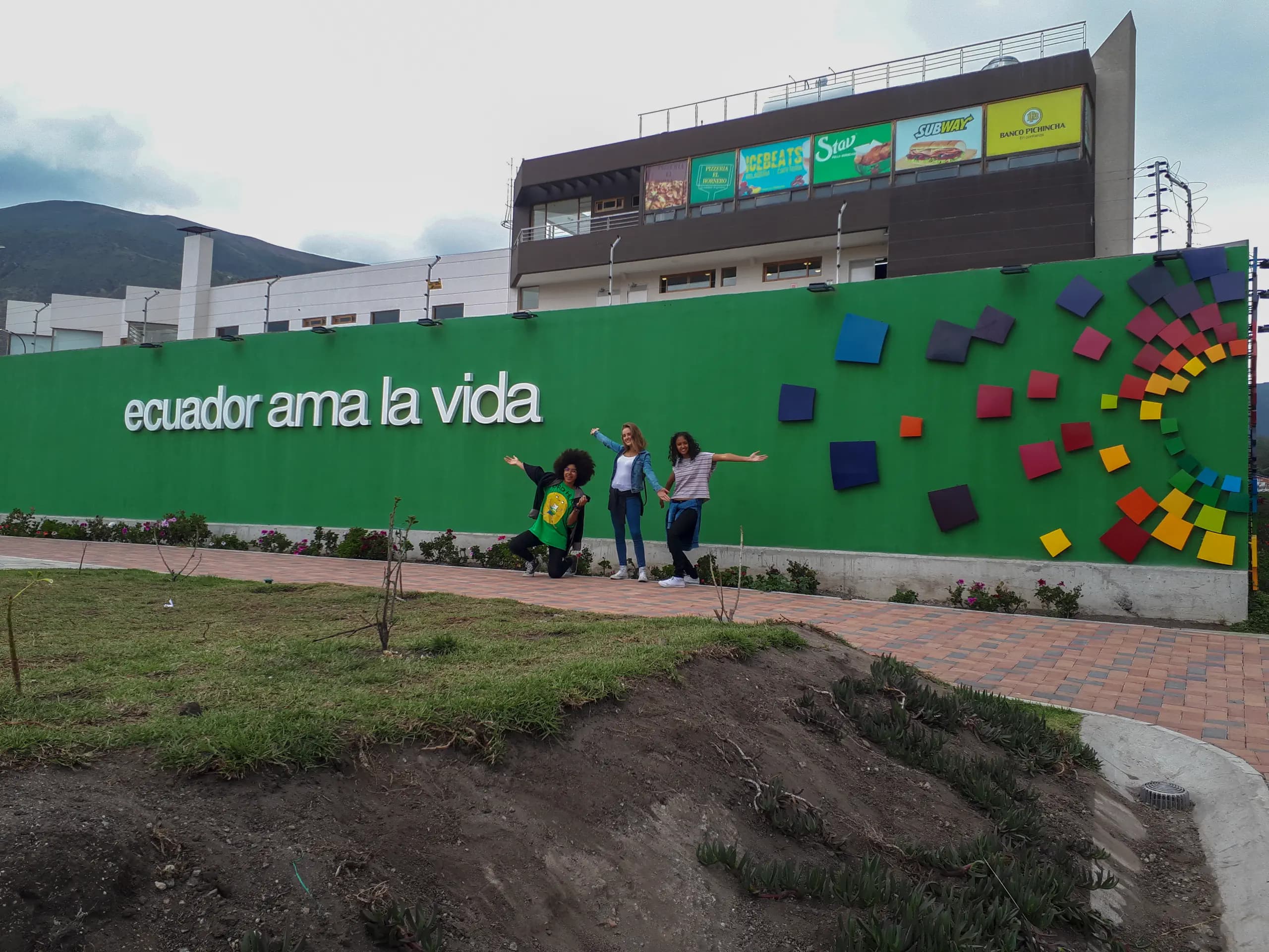 Aurora Asperti   Y Psc N H2017   Ecu   Ecuador    Murales   Pag Paese   Orizzontale