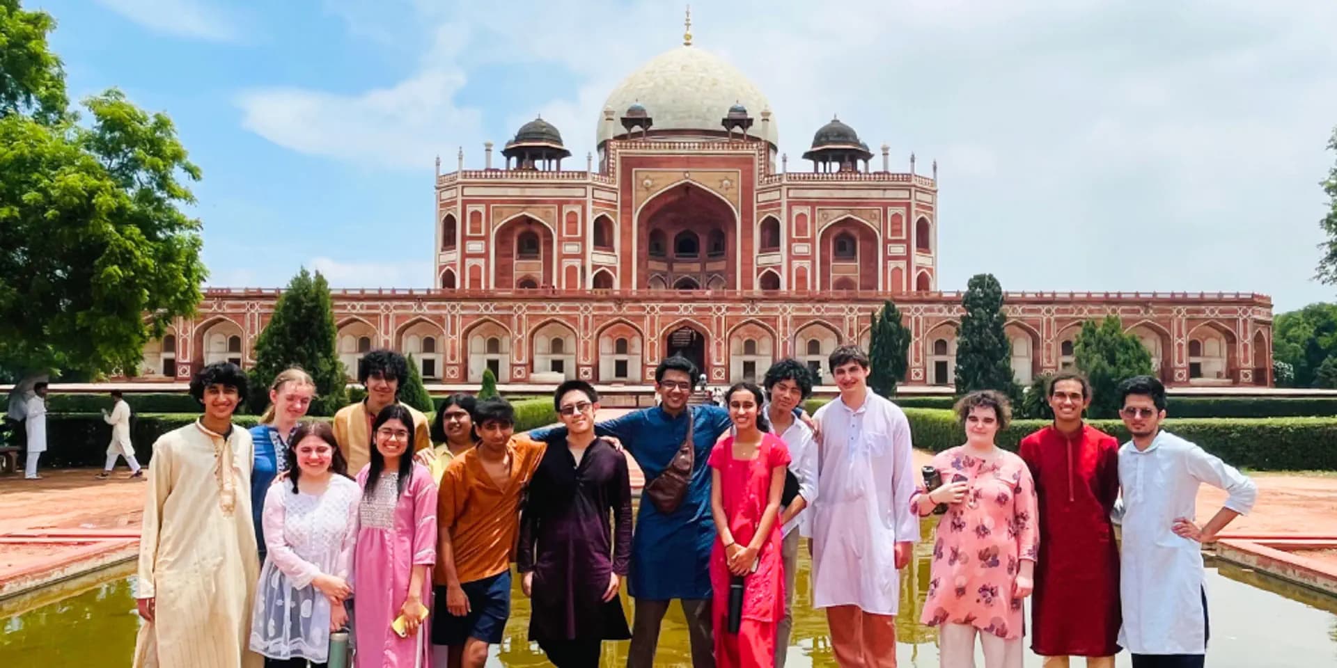 Afs IP   India   Gruppo   Monumento   Pag Paese   Orizzontale (4)