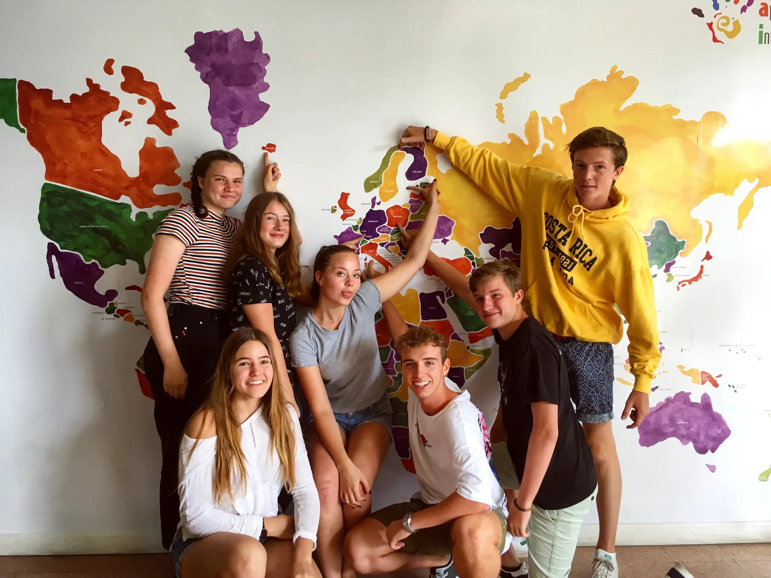 Giulio Santoro   Y Psc N H17 Crc   Costarica  Gruppo   Murales   Pag Paese   Orizzontale