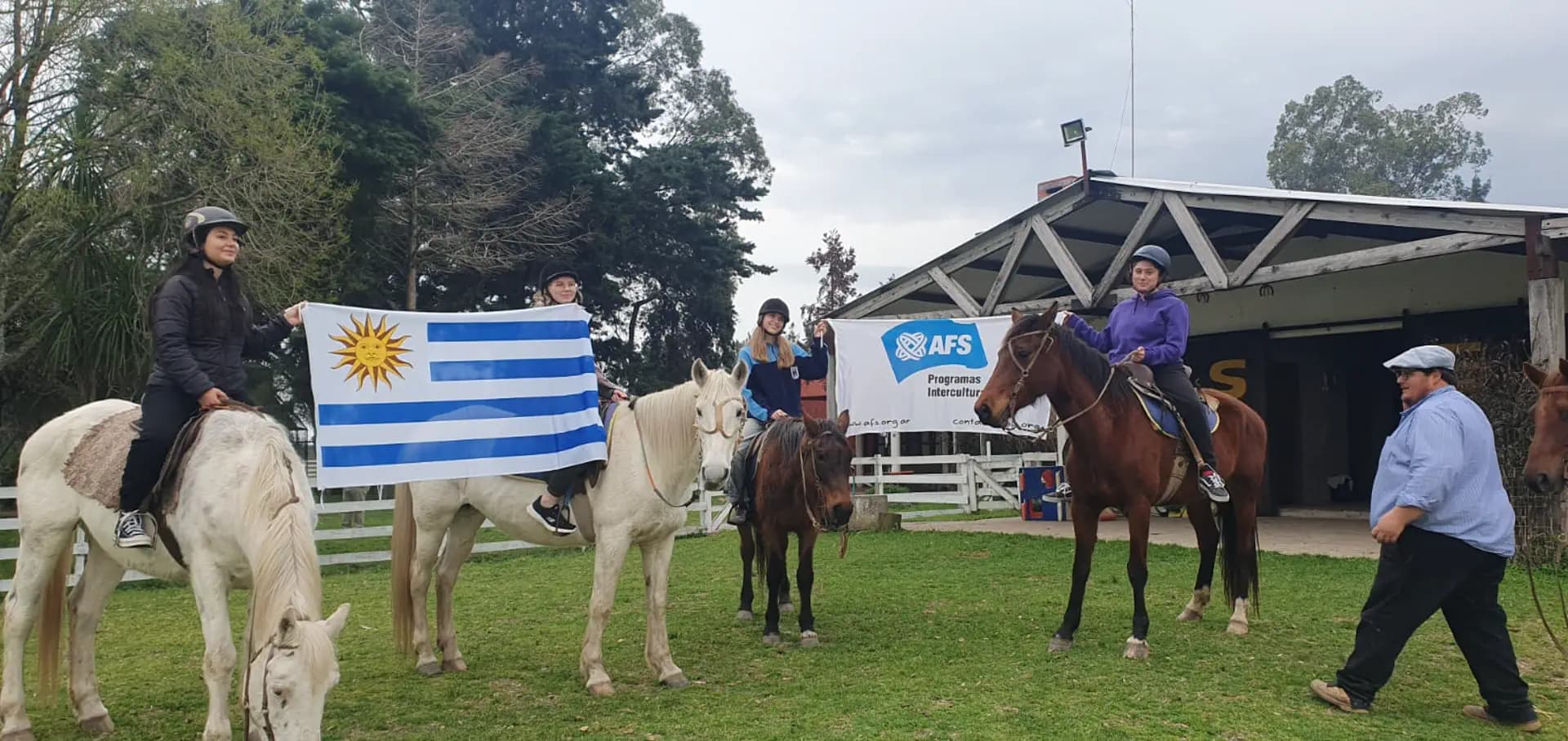 Giulia De Cunsolo Smuru 2023    Uruguay   Studentessa   Bandiera   Pag Programma   Orizzontale (8)