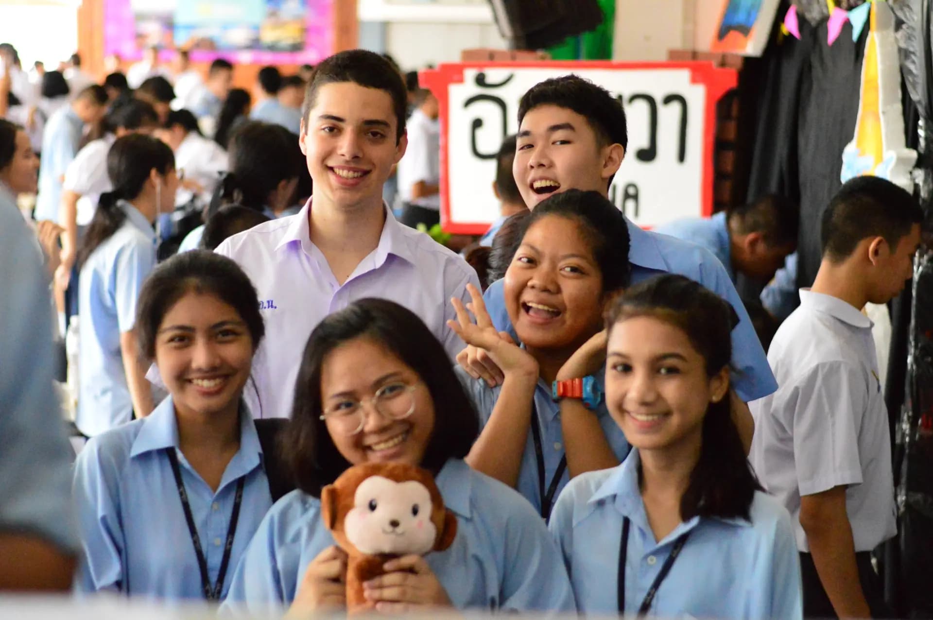 Filippo Bellato Y Pse Nh 2017   Thailandia     Studente   Amici   Ritratto   Pag Paese   Orizzontale