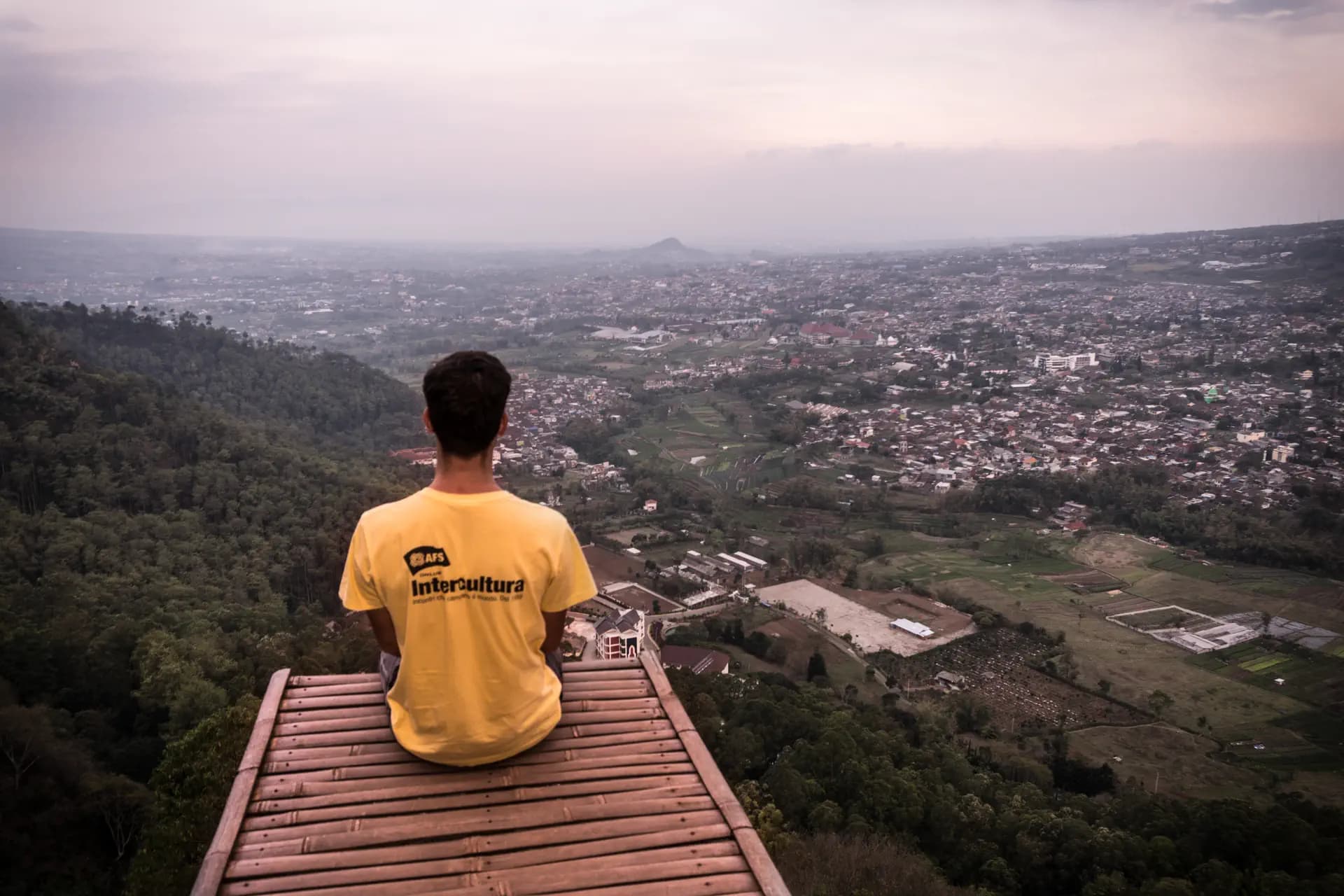 Claudio Gautiero Y Psc Nh 2018 Ina   Indonesia   Studente   Paesaggio   Città . Spalle   Pag Paese   Orizzontale