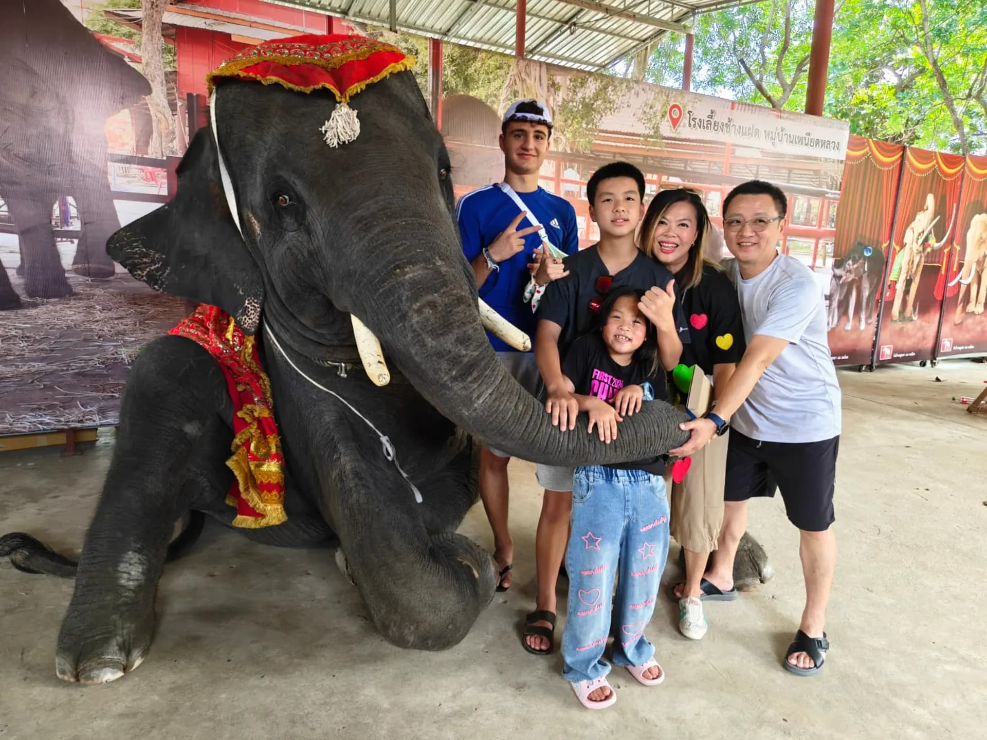 Edoardo Degl Innocenti Tr 2025 Tha  Thailandia   Studente   Famiglia Ospitante   Animale  Pag Programma   Orizzontale