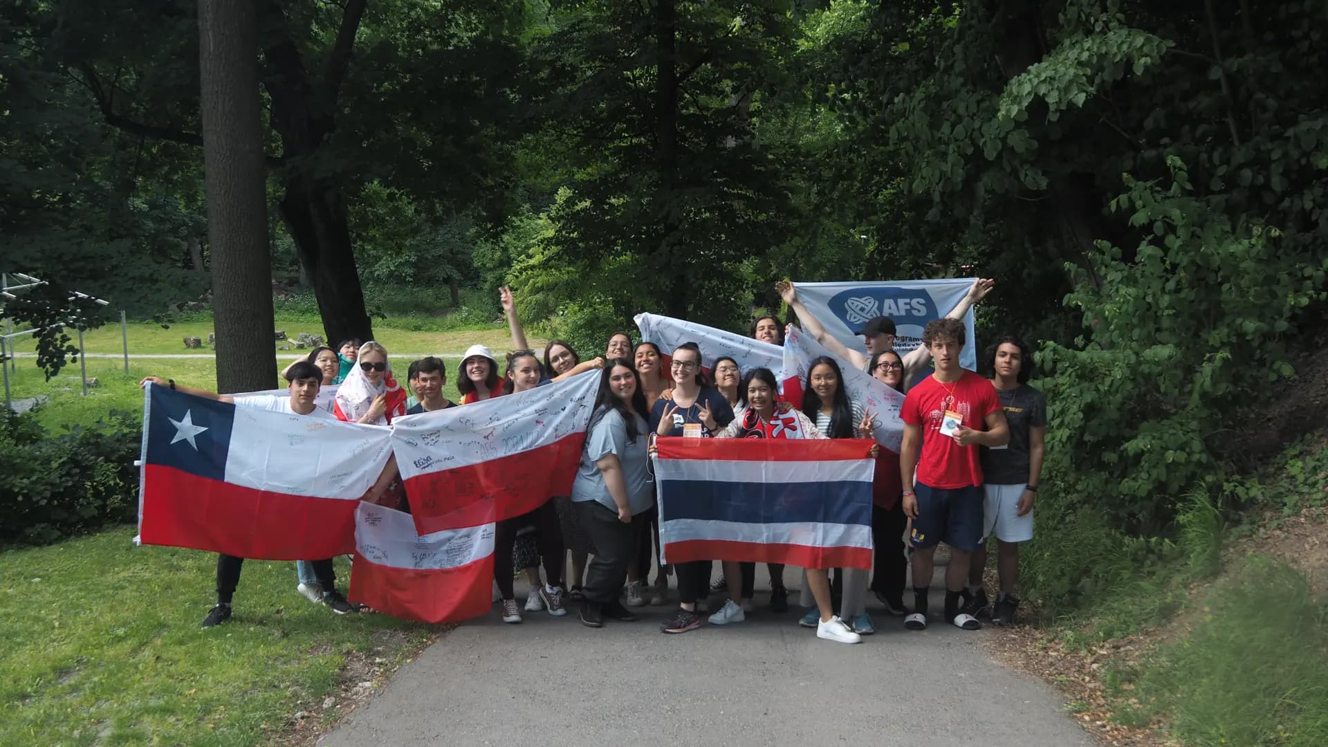 Mariateresa Gallone Y Psc Nh 2021 Pol   Polonia   Studentessa   Gruppo   Vbandiere   Pag Programma   Orizzontale (1)