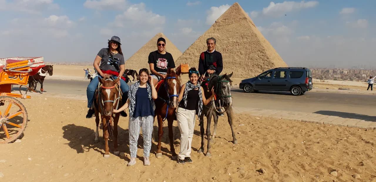 Martina Manca Y P2021 Egy Egitto Studentessa Amici Animale Paesaggio Pag Programma Orizzontale (16)
