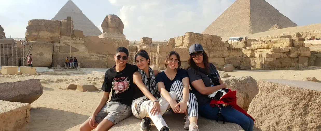 Martina Manca Y P2021 Egy Egitto Studentessa Amici Animale Monumento Pag Programma Orizzontale (14)