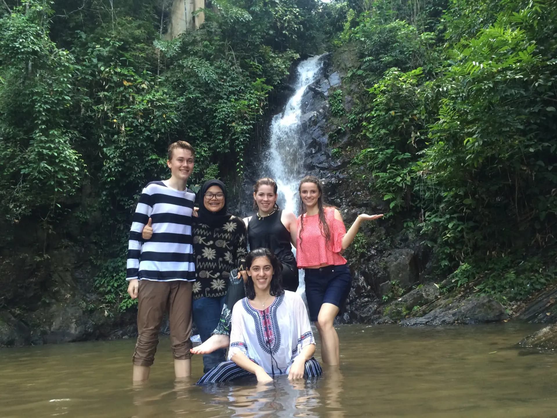 Giulia Viganò Ypmas 2016 Malesia Amici Paesaggio Studentessa Pag Programma Orizzontale (6)